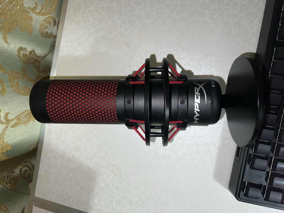 Продам микрофон hyperX quadcast