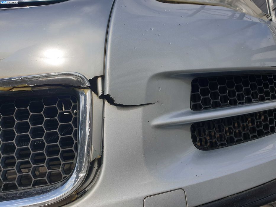 Bara Spoiler Fata cu Grile Inferioare cu Defect FARA Grila cu Emblema Volkswagen Touareg 7L FL Facelift 2007 - 2010 Culoare LA7W Reflex Silver Metallic [K8256]