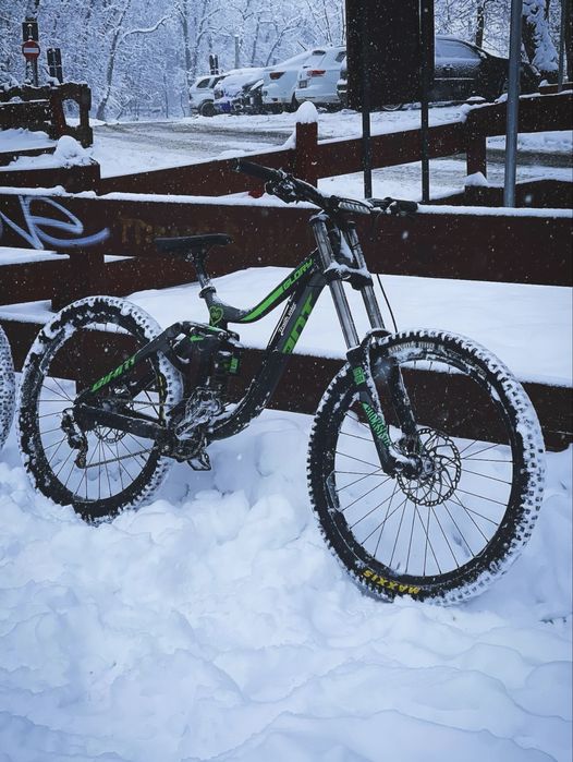 Giant Glory 2020 Downhill