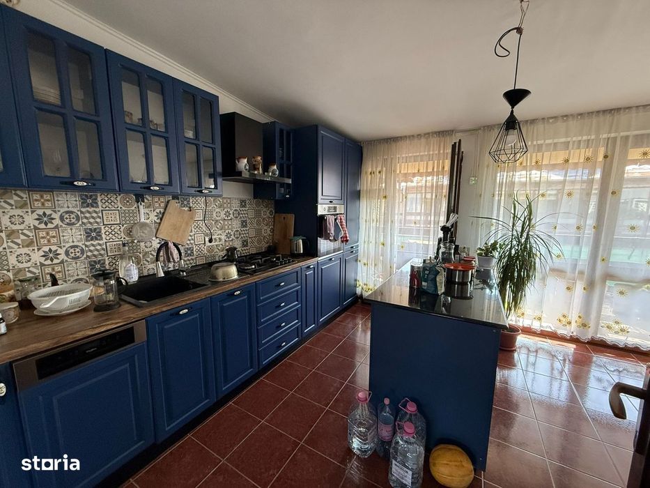 Apartament Spațios 3 Camere, 107 mp, Etaj 3/3 + 2 Parcări