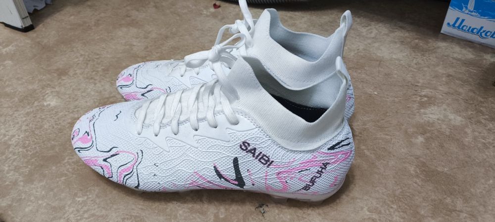 Футбольные бутсы