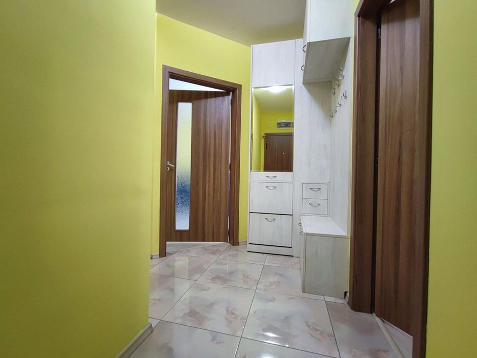 Дава се под наем Тристаен апартамент в Асеновград - 78 кв.м за 382.5 € - Снимка #1