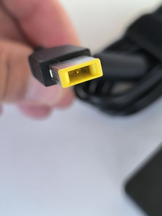 Оригинално Зарядно за лаптоп 90W Lenovo, Dell, HP