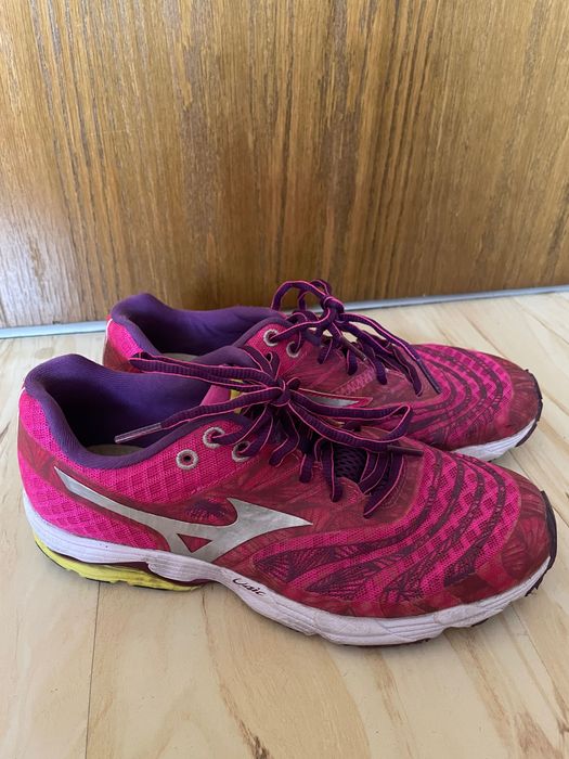 Розови спортни обувки - 38.5