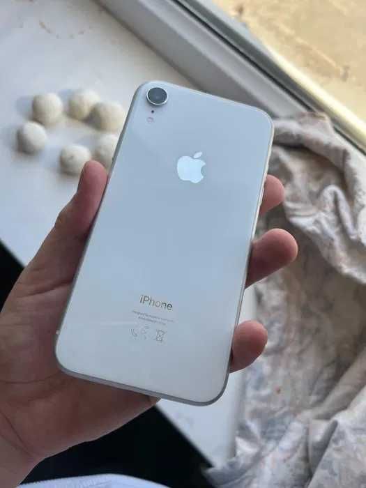 iPhone XR 64GB хороший состоянии