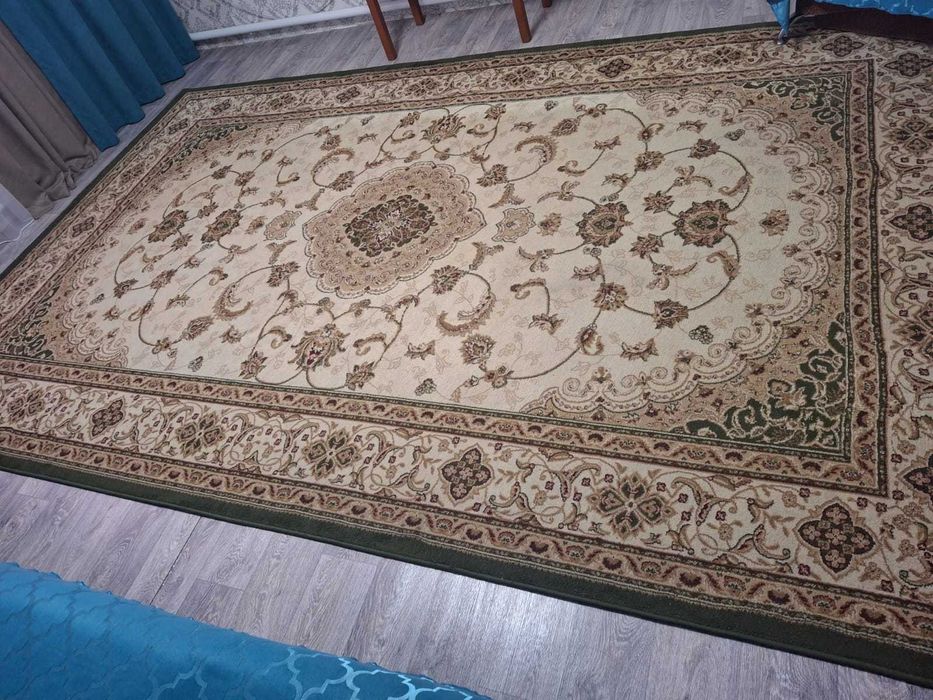 продам два ковра