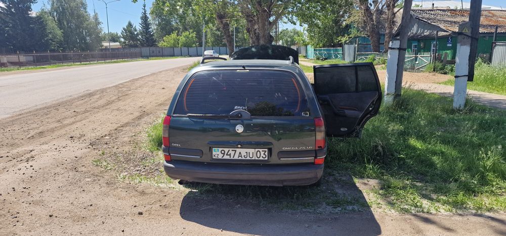 Универсал Омега б 2,5 акпп