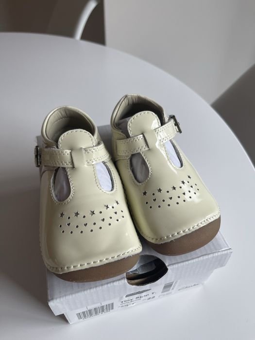 обувки Clarks за момиче