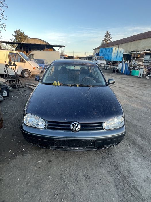 Golf 4 1.4  НА ЧАСТИ