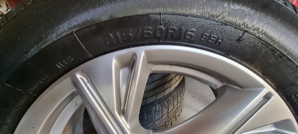215 × 60.R16. Hyundai Conata