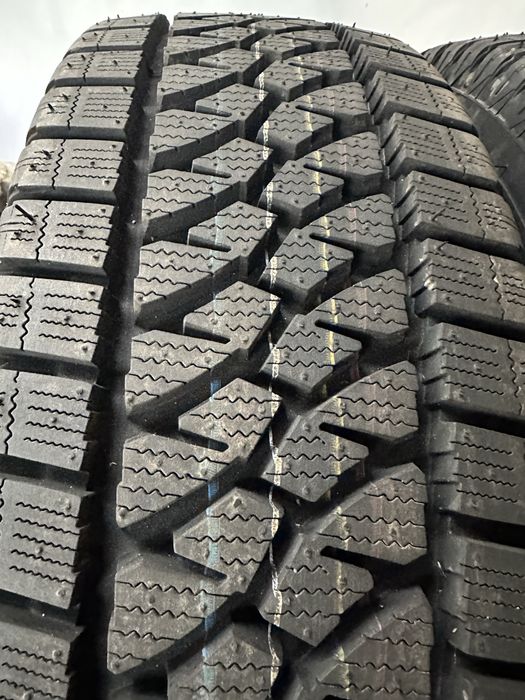 225/75/16c за бус НОВИ Bridgestone dot22