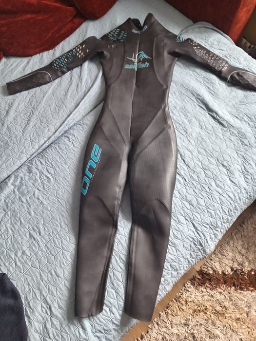 Costum  de Neopren