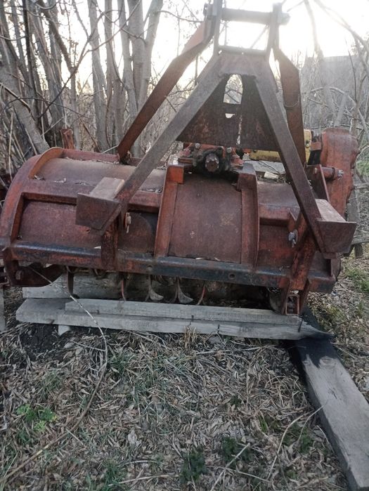 Продам Плуг и фреза  в хорошем состоянии