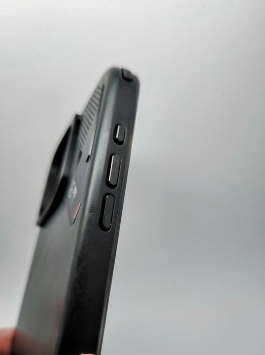Aulumu A16 Shockproof калъф за iPhone 16 Pro Max нов, MagSafe черен