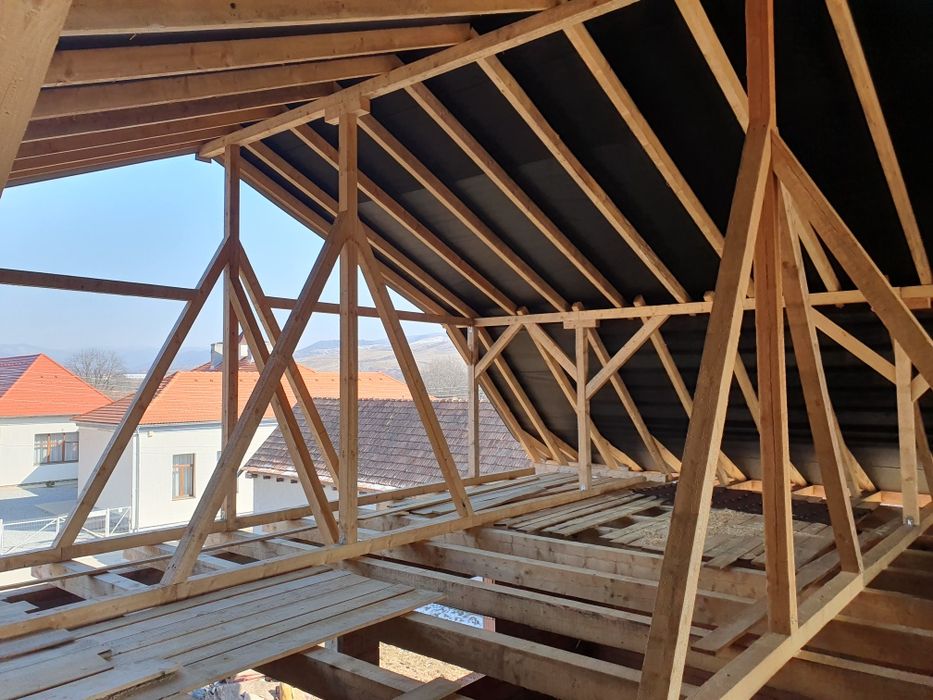 Firma autorizata montaj reparatii dulgherie acoperis