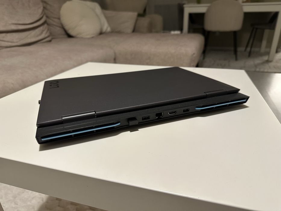 Геймърски лаптоп Lenovo LOQ 15IRH8 (RTX 4060 / i5-12450H / 32GB RAM)