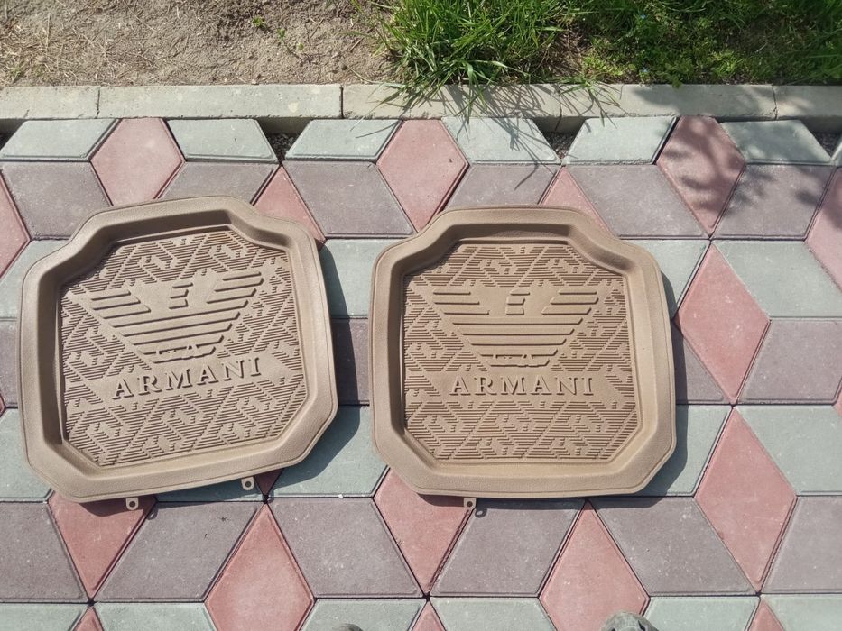 Коврики автомобильные 2 разных комплекта