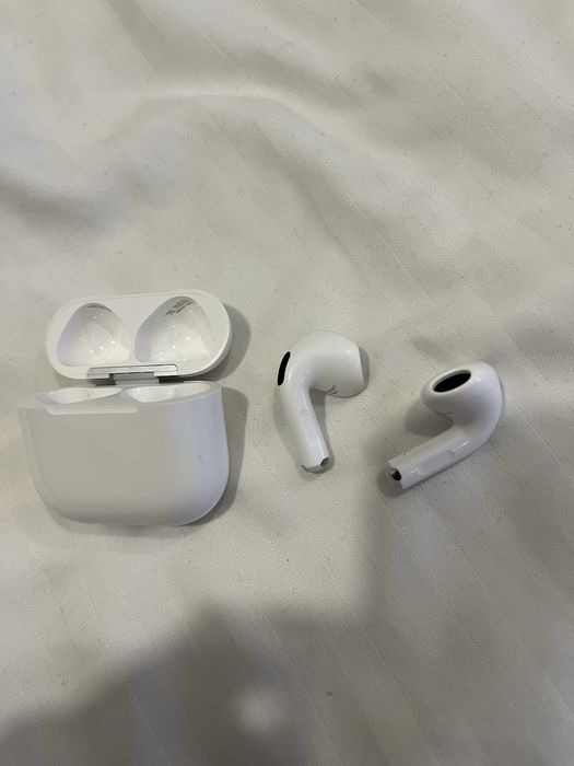 Casti Air pods 4