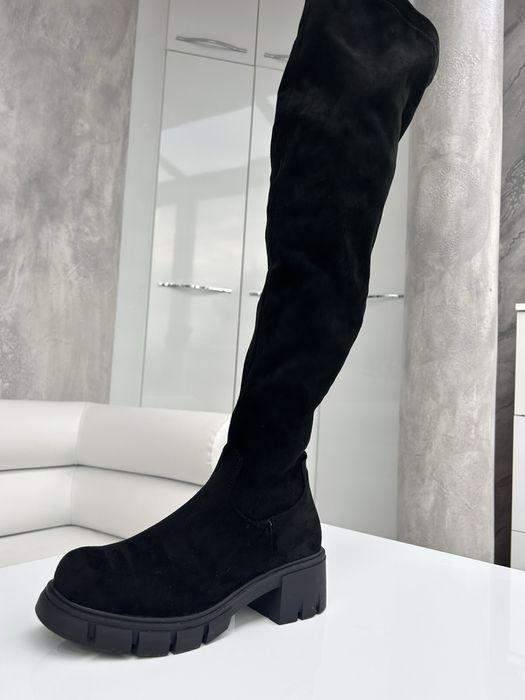 Дамски велурени чизми