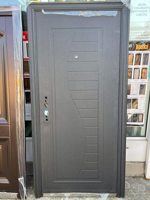 Евтини Блиндирани врати