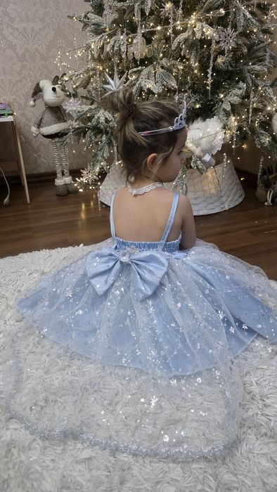 Платье нежно-голубое