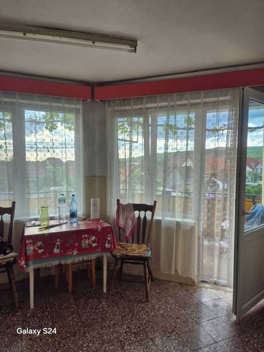 Apartament spatios 4 camere+parcare, Etaj 2, Alesd - 68990 €