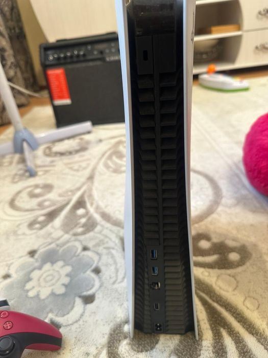 Продаю срочно Play station 5