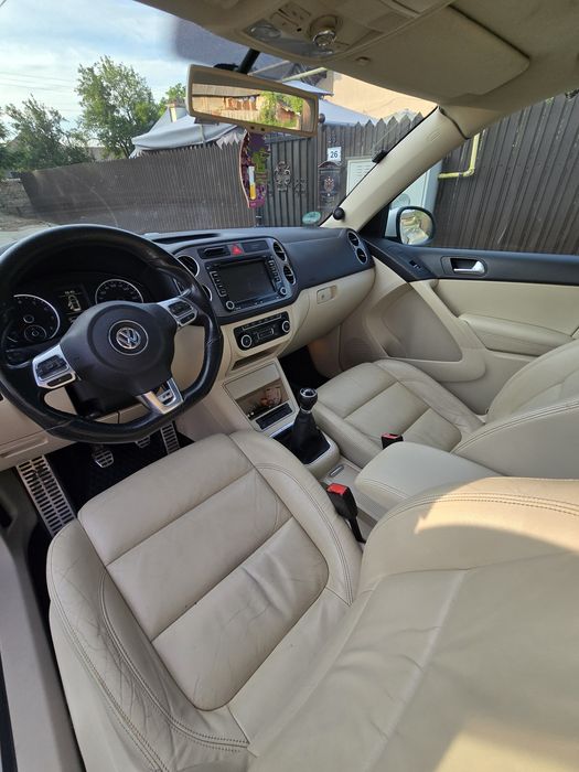 Volkswagen Tiguan 2.0 TSI 4Motion Sport & Style, 200 CP, an 2011, 205.000 km