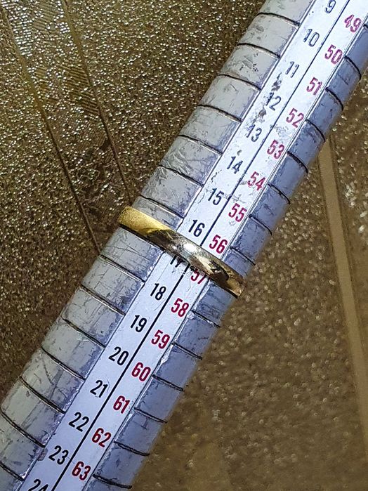 Inel vintage din aur de 14K cu pietre albe – mărimea 57, gramaj 2,32 g