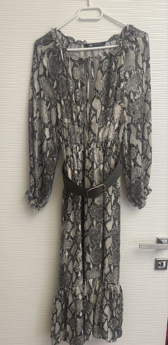 Рокля зара с животински мотивив в размер хс
