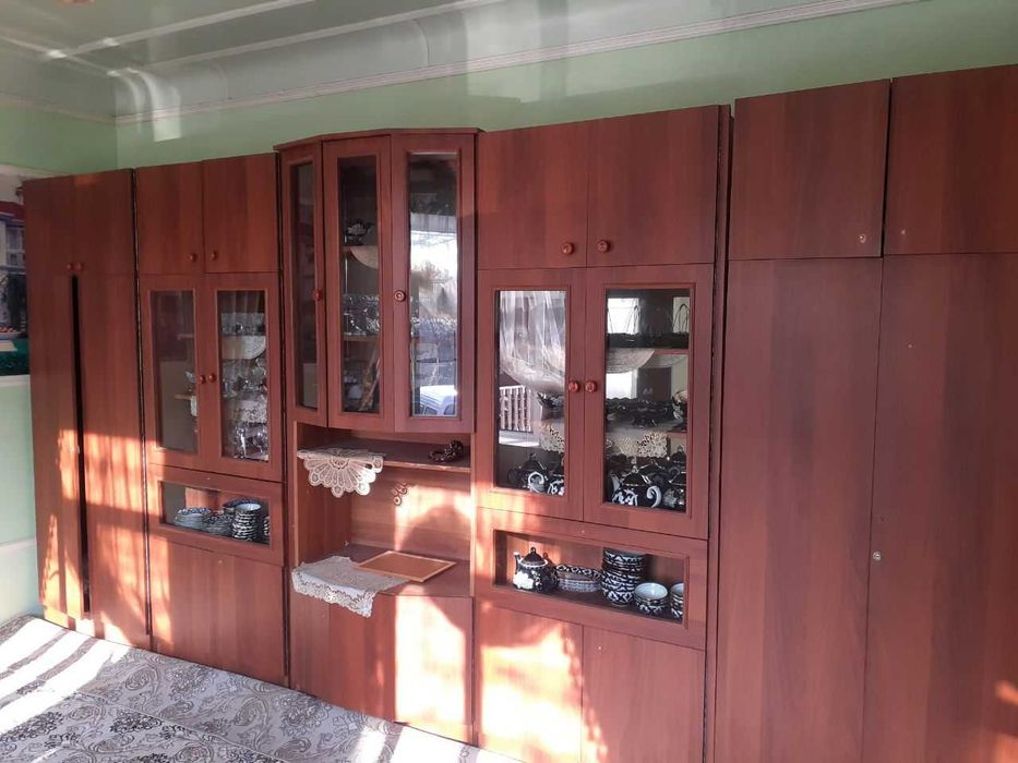 Yangi stenka sotiladi