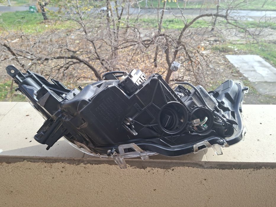 Ляв фар Toyota Rav 4 2018 - 2022