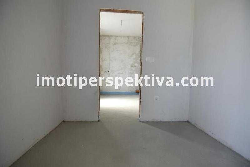 реф.19385 Чисто нова къща с две паркоместа-Коматевско шосе!