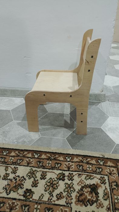 Продам круглый стол, стулья, табуретки