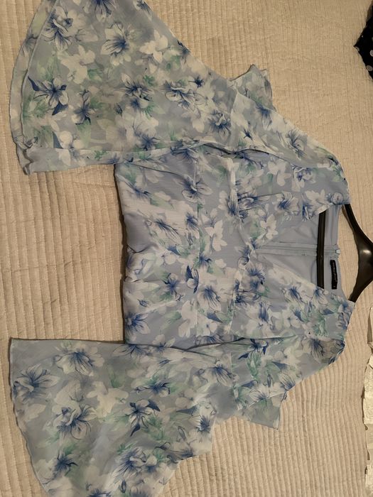 Нежна рокля в син цвят