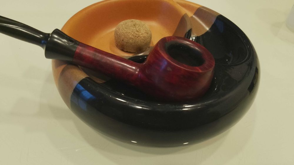 Scrumieră eleganta din ceramica fina, pt. pipe + CADOU