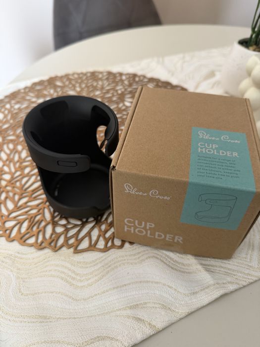 Поставка за чаша за количка