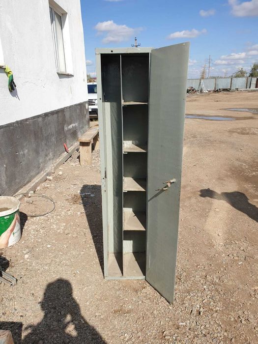 Продам сейф 300×300×1410 мм