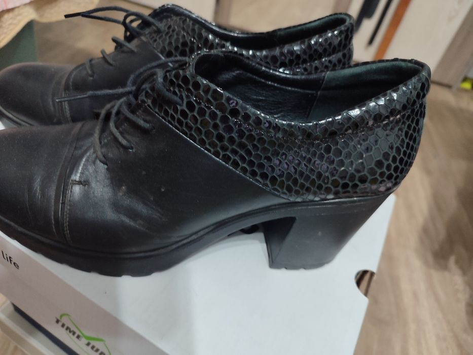 Продам ботинки кожаные