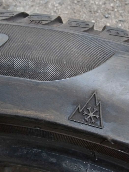 Зимни гуми 245 45 19 Pirelli Run flat Bmw 2 броя