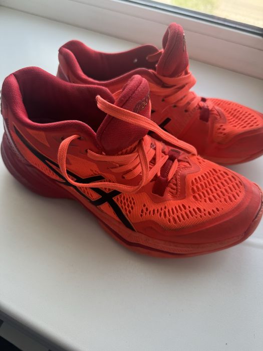 Продам кроссовки