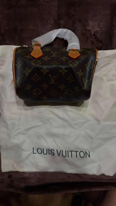 Geantă Dama Louis Vuitton Speedy Nano / Mini – Model Monogram Canvas (Nouă)