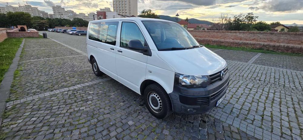 VW Transporter T5 Kombi 4Motion, automat, 8 locuri, 2.0 TDI, 2014