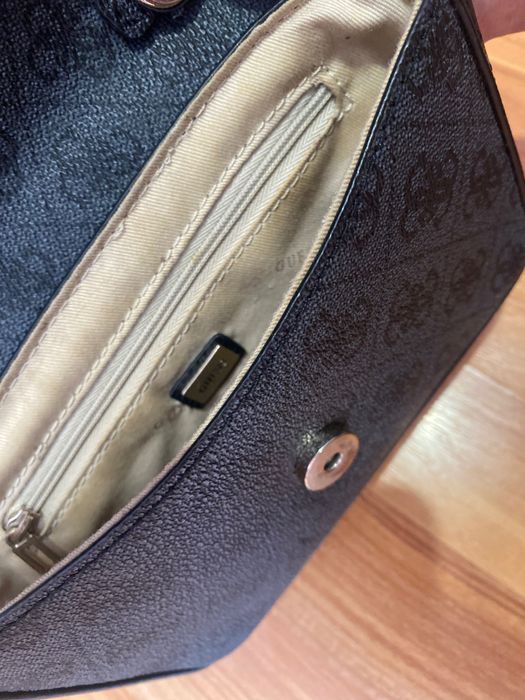 Сива чанта Guess