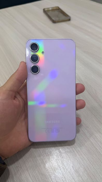 Samsung A35 128gb почти новый с коробкой