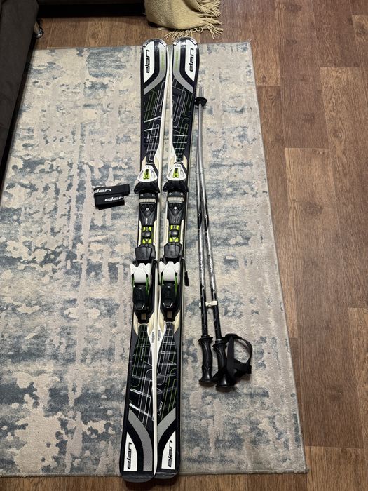 Продам комплект. Лыжи и ботинки.