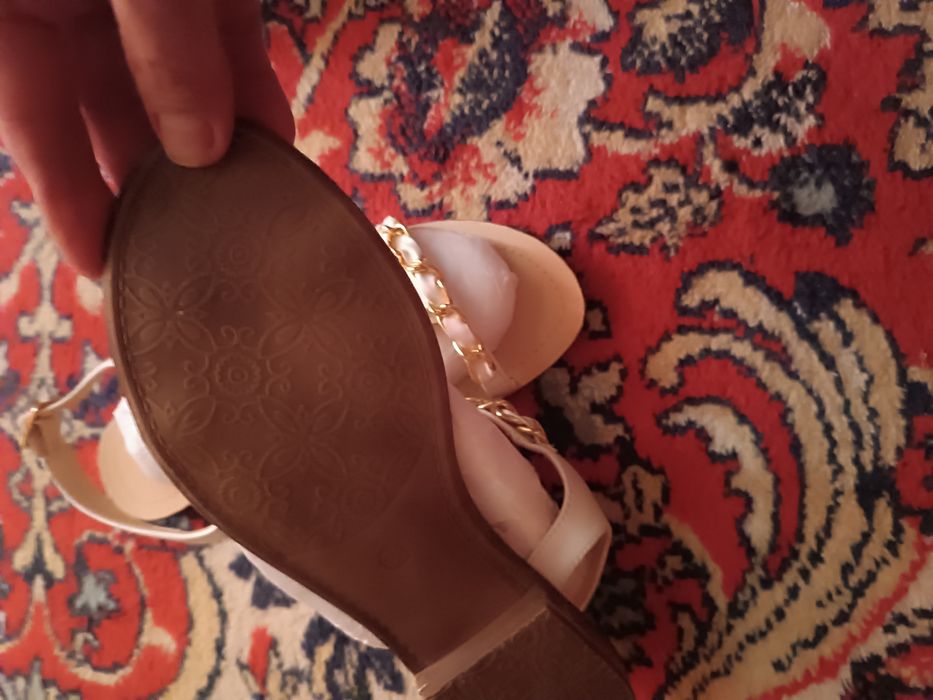 Летняя бувь новая