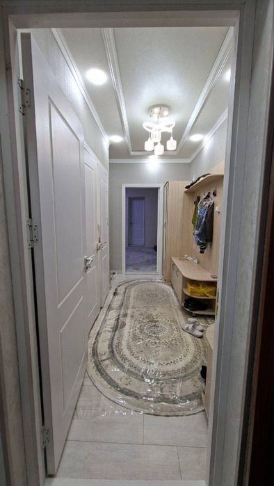 Юнусабад 4 Продаётса 2/4/9 Автосалон 64кв.м