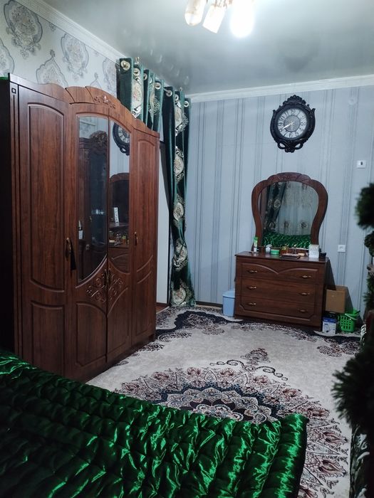 Продаётся учясток янгиюль хороший тип строение 5 комнат