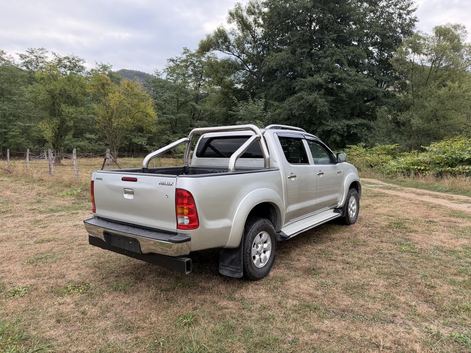 Toyota hilux  2.5/ 144 cp